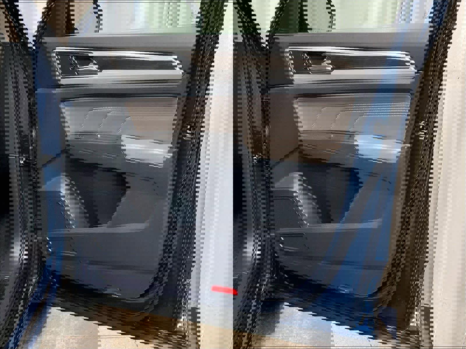 Used 2023 Volkswagen Atlas SE image 12