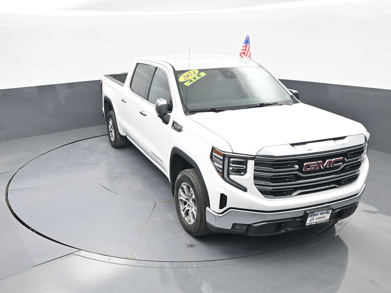 Used 2024 GMC Sierra 1500 SLT AWD/4WD image 11