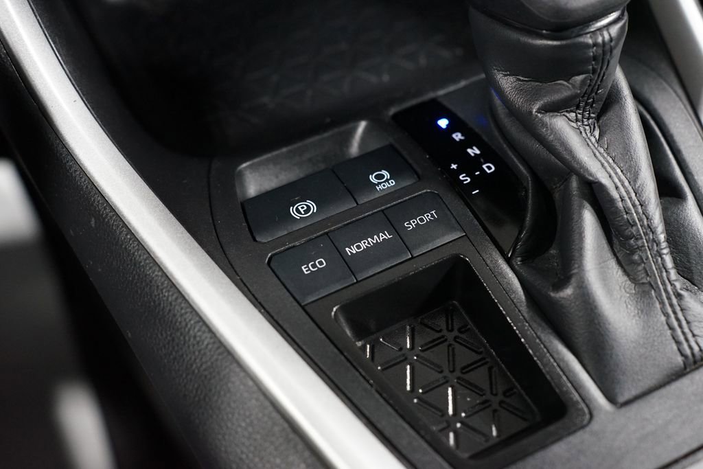 Certified 2025 Toyota RAV4 LE image 22