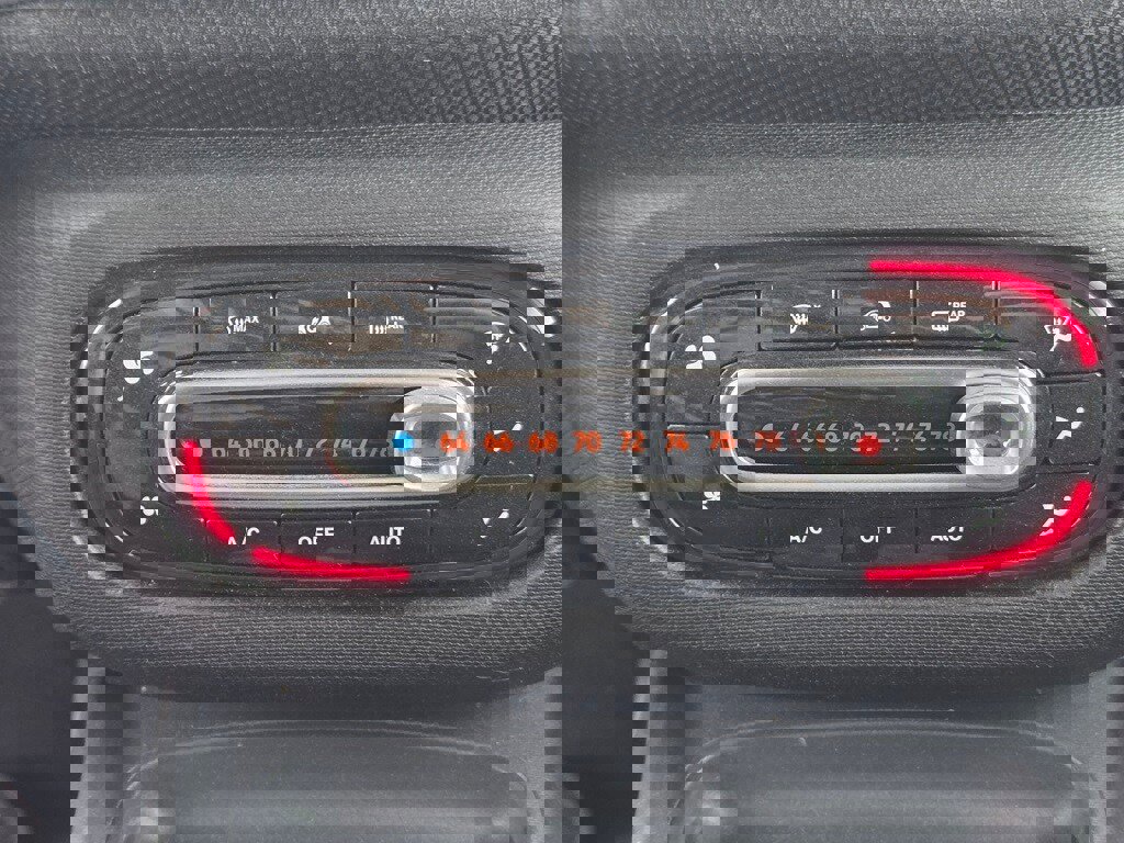 Used 2018 smart fortwo electric drive image 16