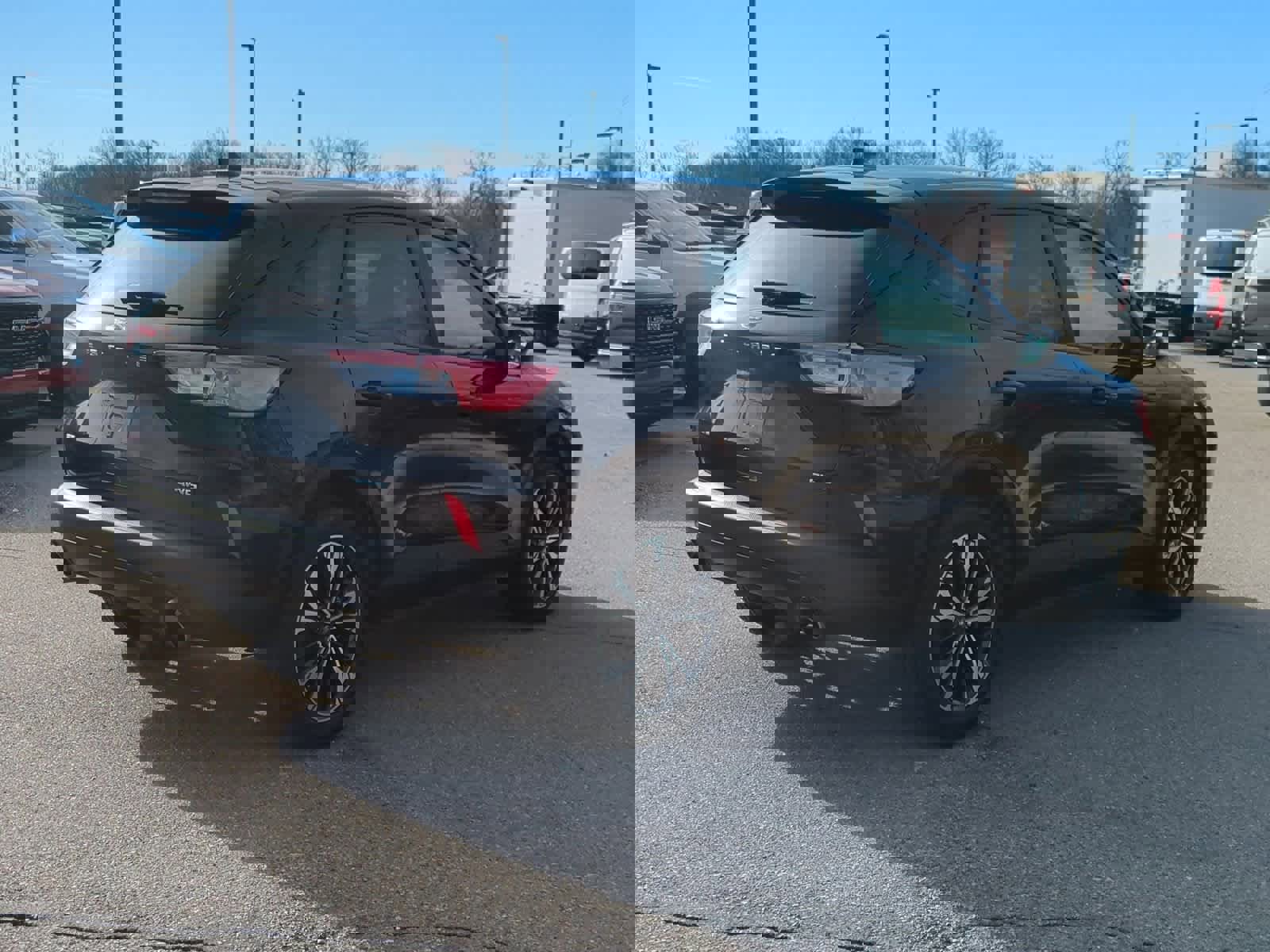 Used 2021 Ford Escape SE w/ SE Sport Appearance Package image 8