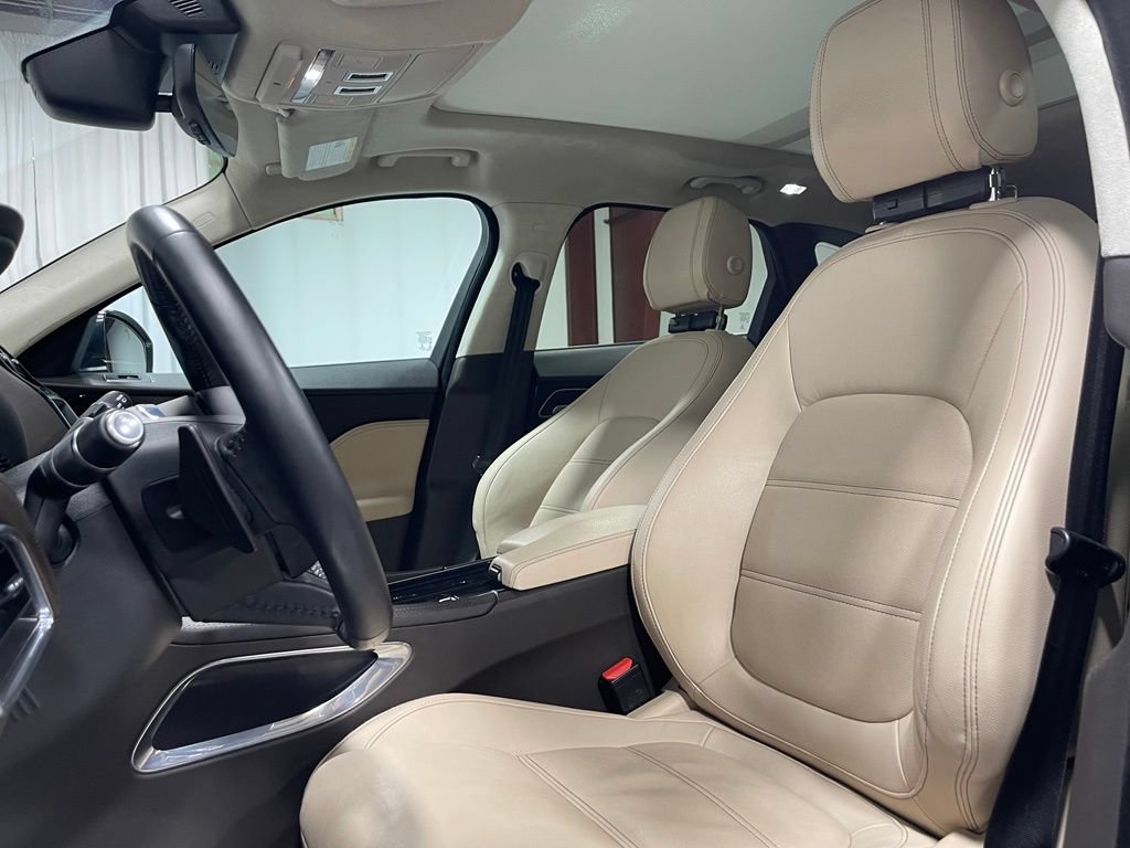 Used 2020 Jaguar F-PACE Prestige AWD/4WD image 22