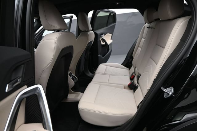 Used 2025 BMW X2 xDrive28i w/ Technology Package AWD/4WD image 18