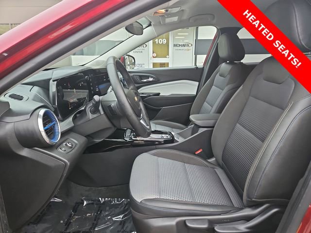 Used 2025 Chevrolet Trax LT w/ LT Convenience Package image 18