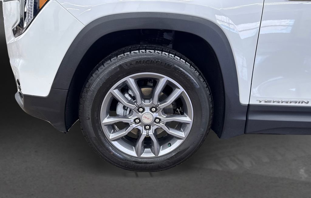 Used 2024 GMC Terrain SLT image 12