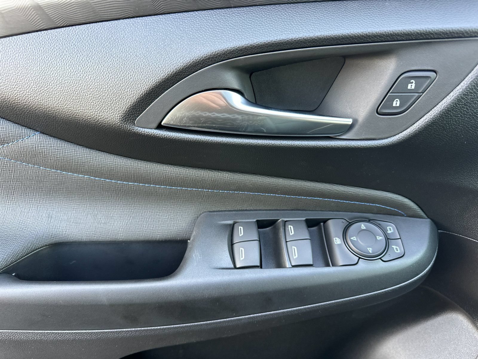 New 2026 Buick Envista Sport Touring w/ Convenience I Package FWD image 11