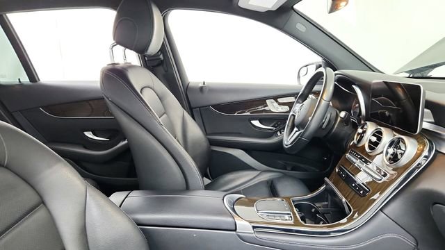 Used 2020 Mercedes-Benz GLC 300 GLC 300 image 24