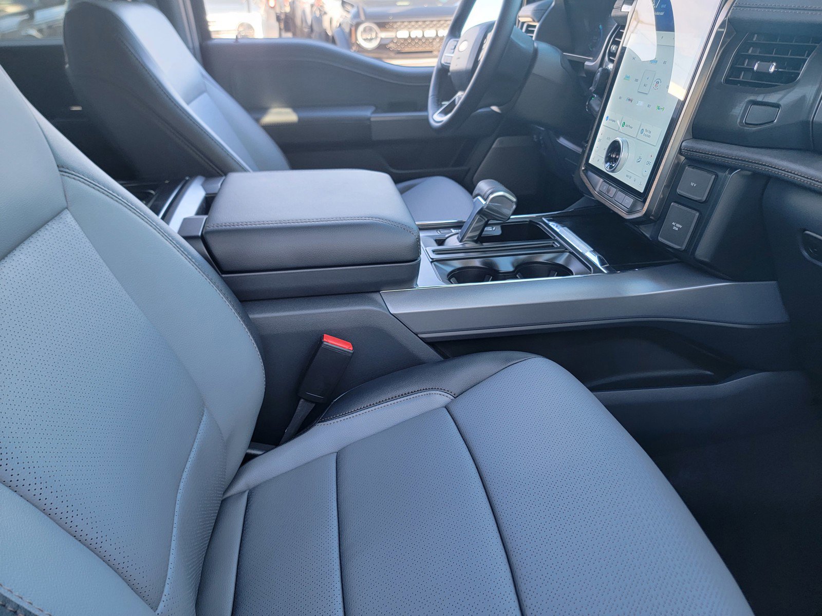 New 2025 Ford F150 Lightning Lariat image 15