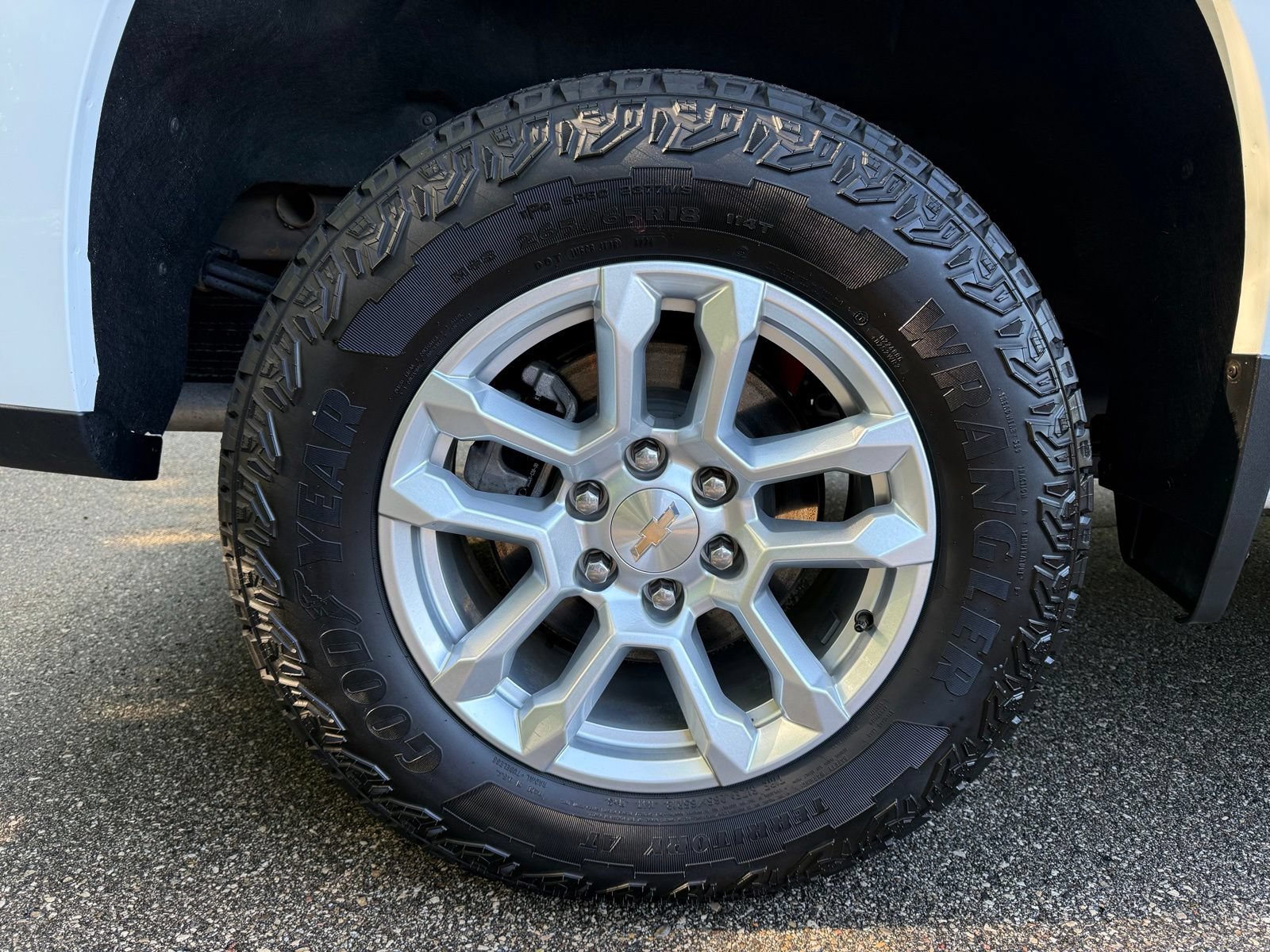 Used 2025 Chevrolet Silverado 1500 LT AWD/4WD image 20