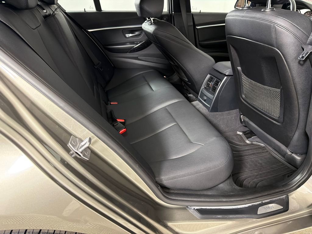 Used 2016 BMW 328i xDrive Sedan AWD/4WD image 17