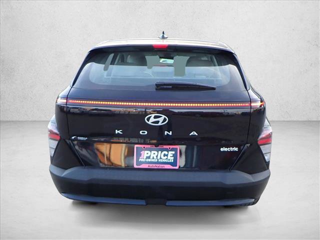 Used 2024 Hyundai Kona SE image 3