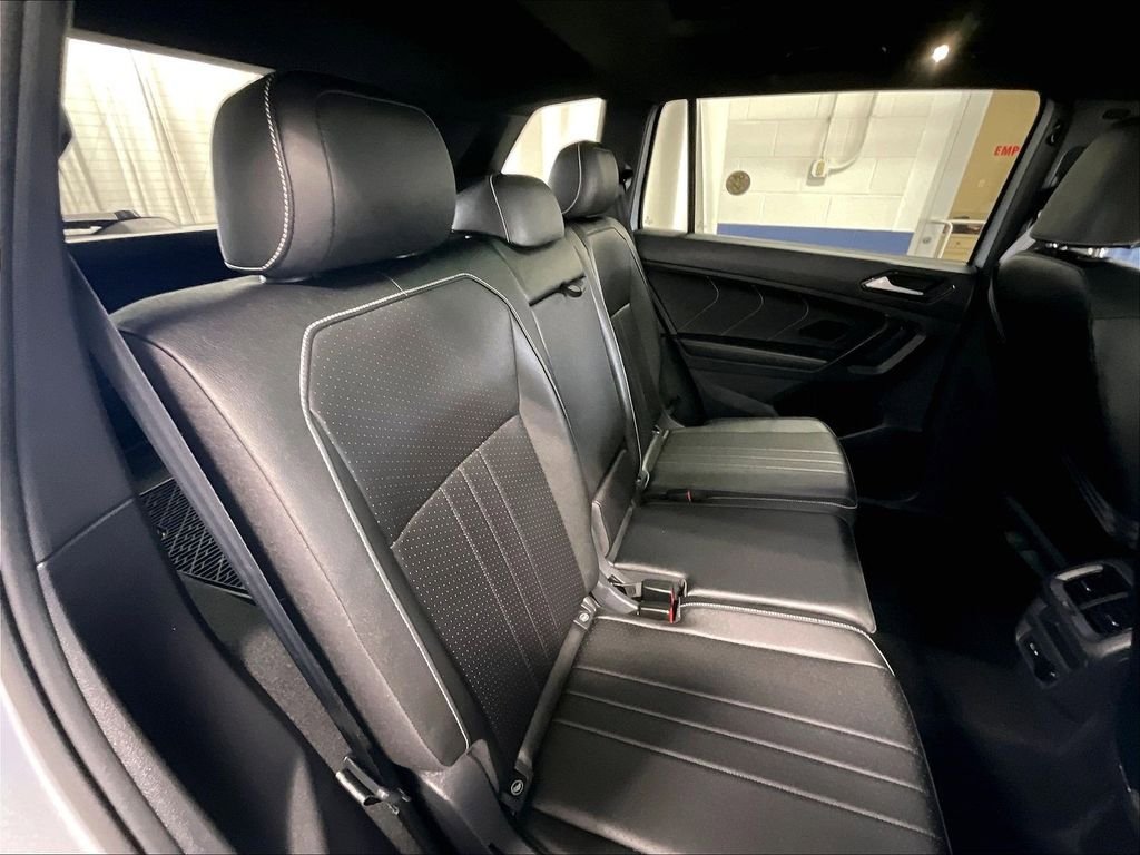 Used 2023 Volkswagen Tiguan SE R-Line AWD/4WD image 16