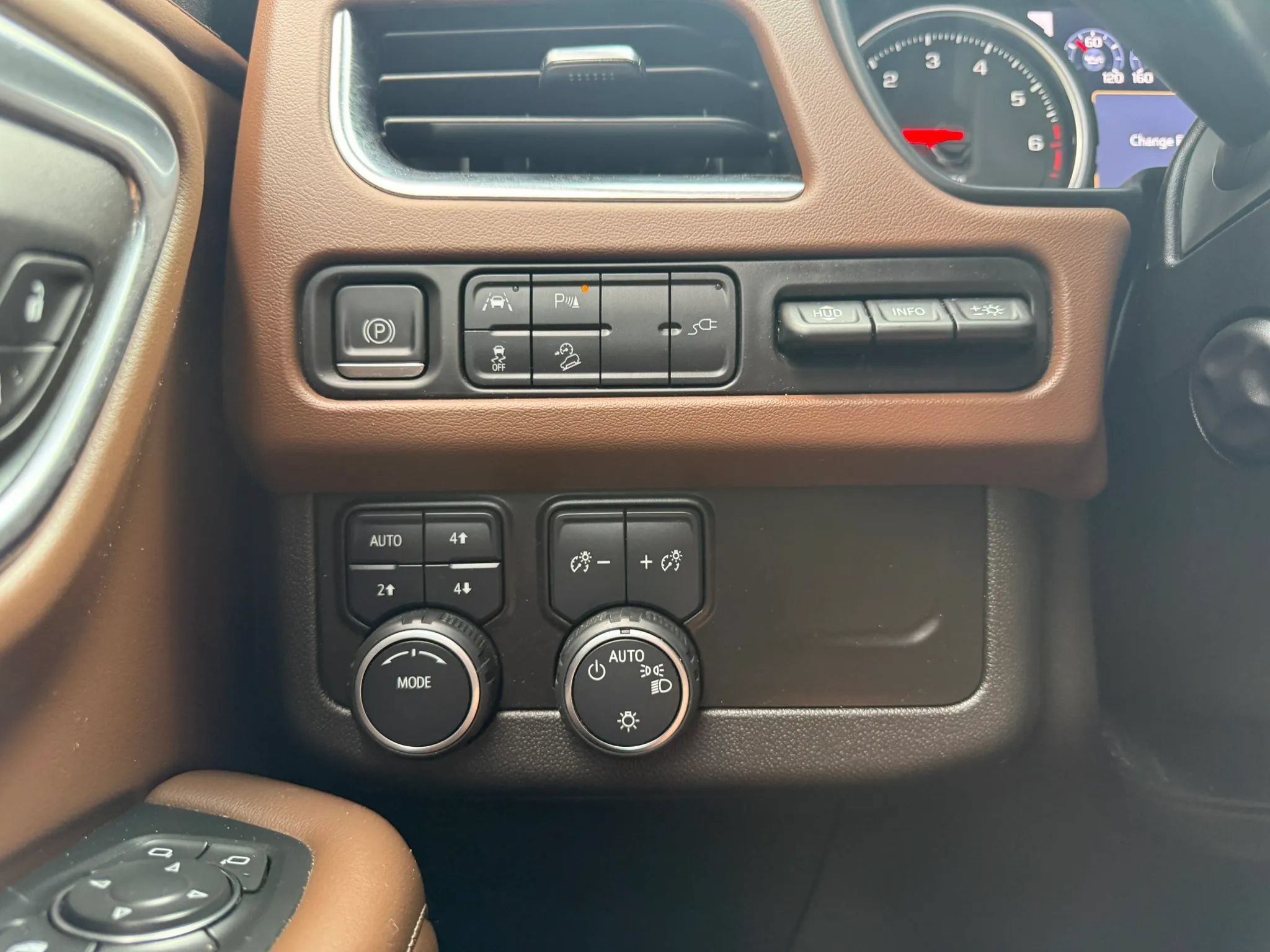 Used 2021 Chevrolet Tahoe High Country AWD/4WD image 22