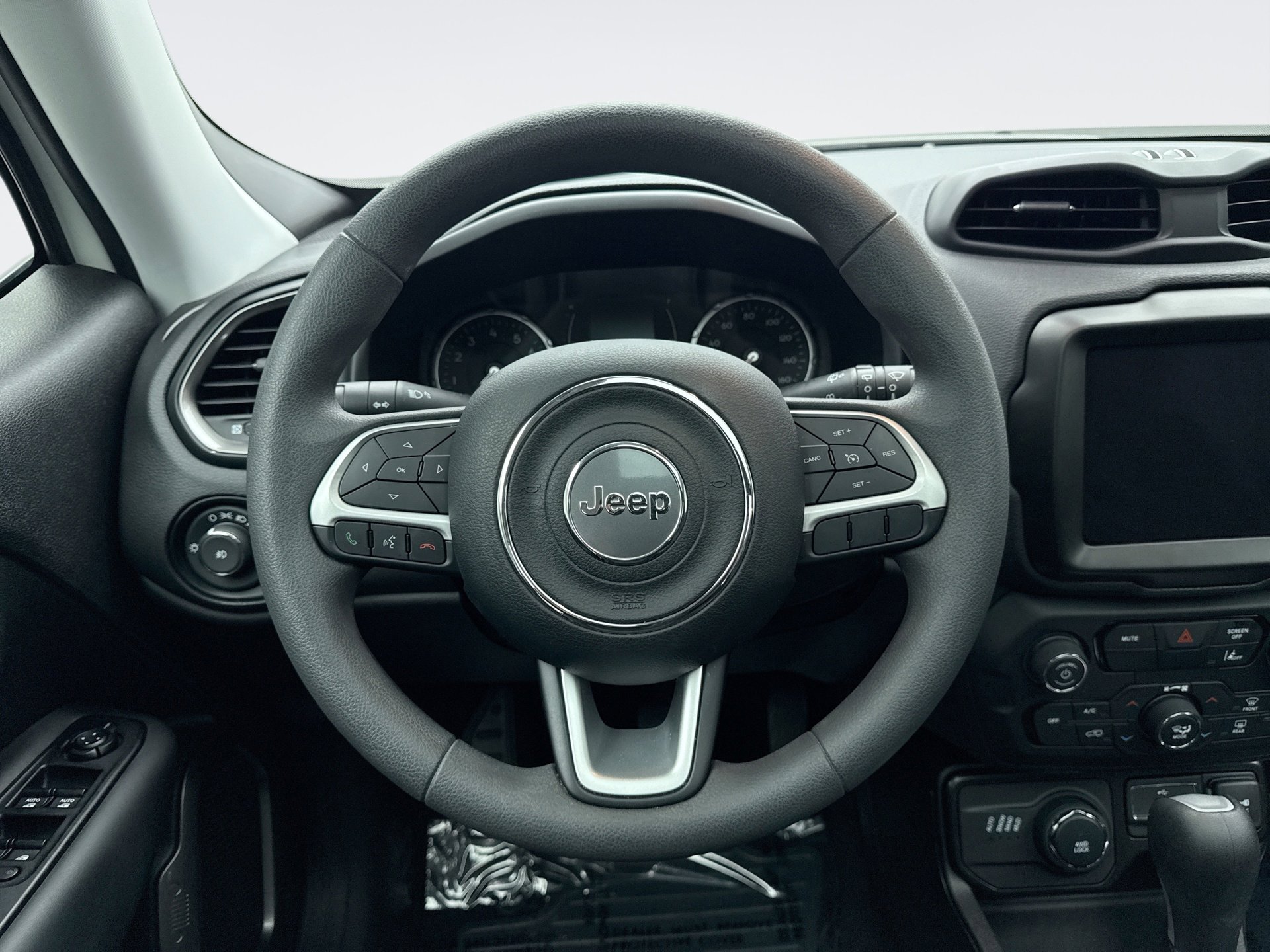 Used 2023 Jeep Renegade Latitude w/ Sun & Fun Group AWD/4WD image 12
