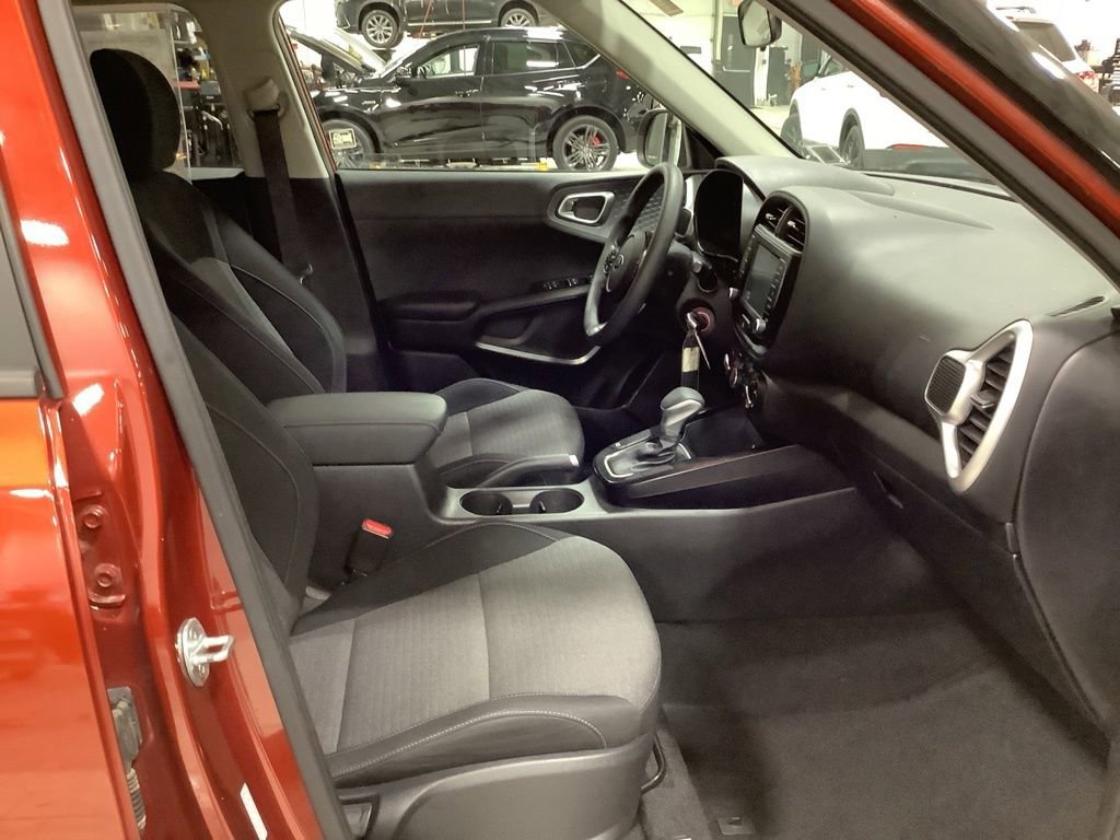 Certified 2020 Kia Soul S image 23