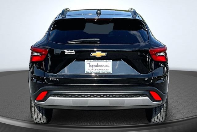 Used 2025 Chevrolet Trax LT FWD image 5