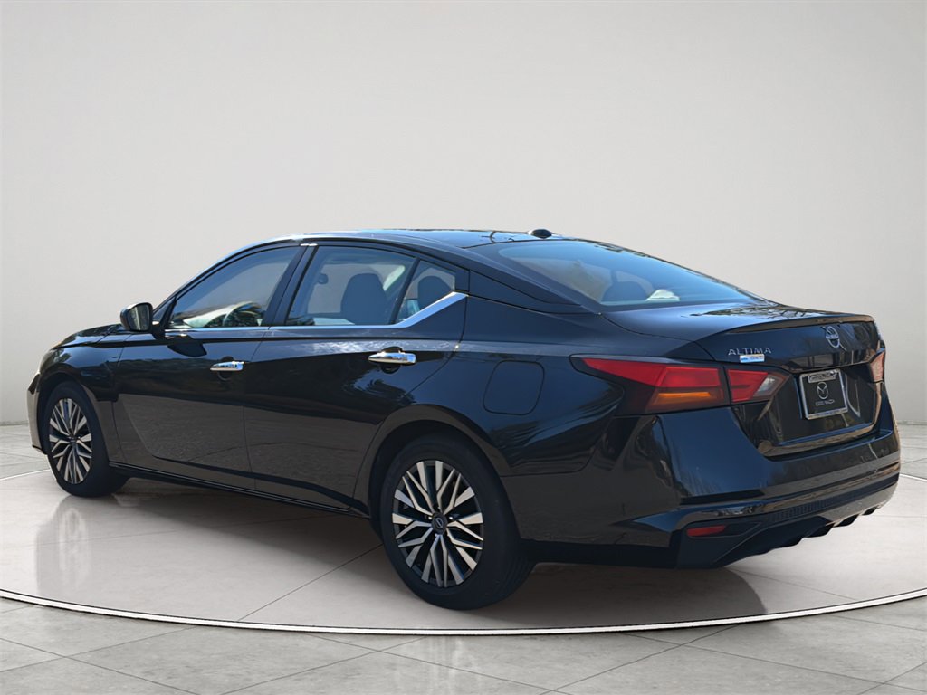 Used 2023 Nissan Altima 2.5 SV image 17
