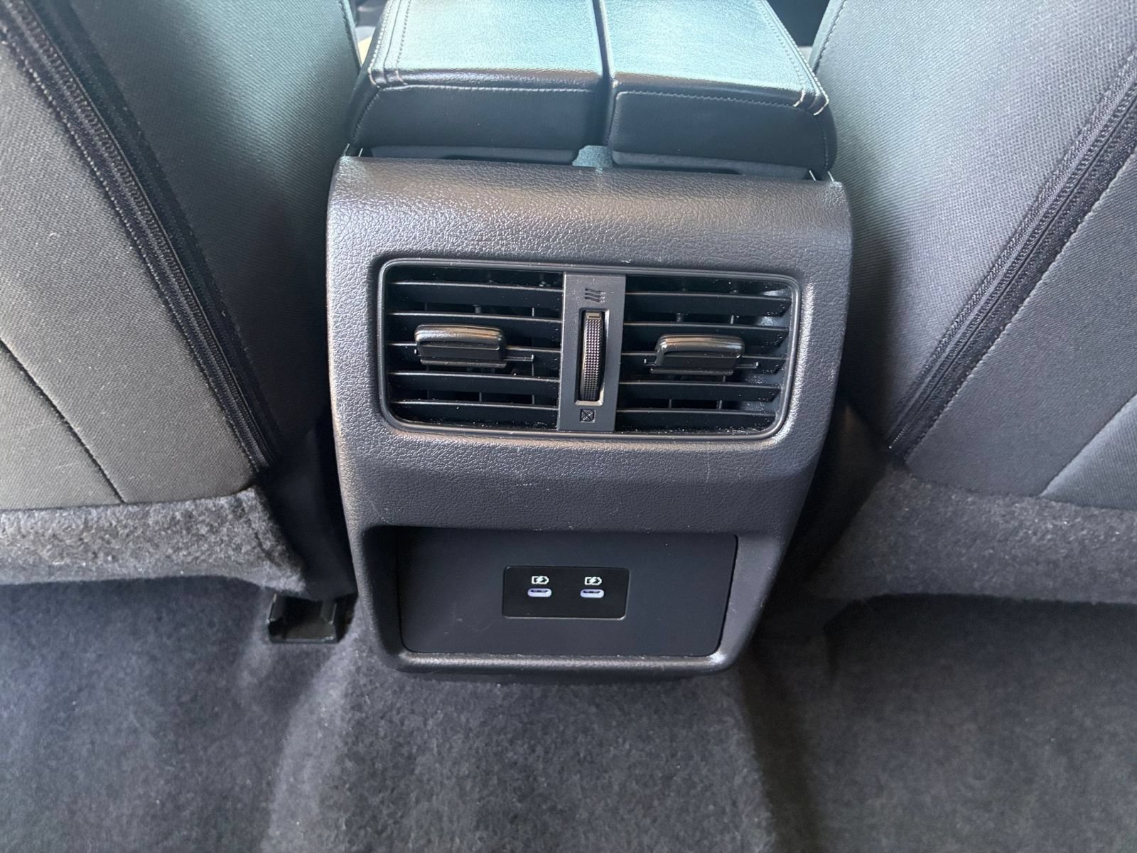 Used 2025 Nissan Rogue SV FWD image 24