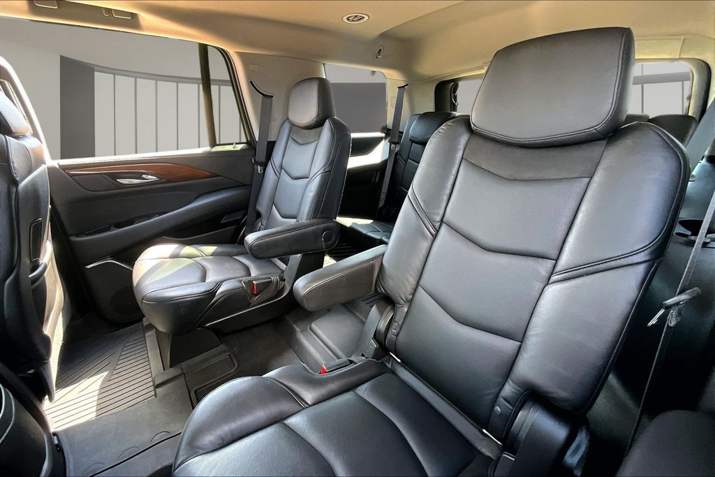 Used 2019 Cadillac Escalade Luxury AWD/4WD image 28
