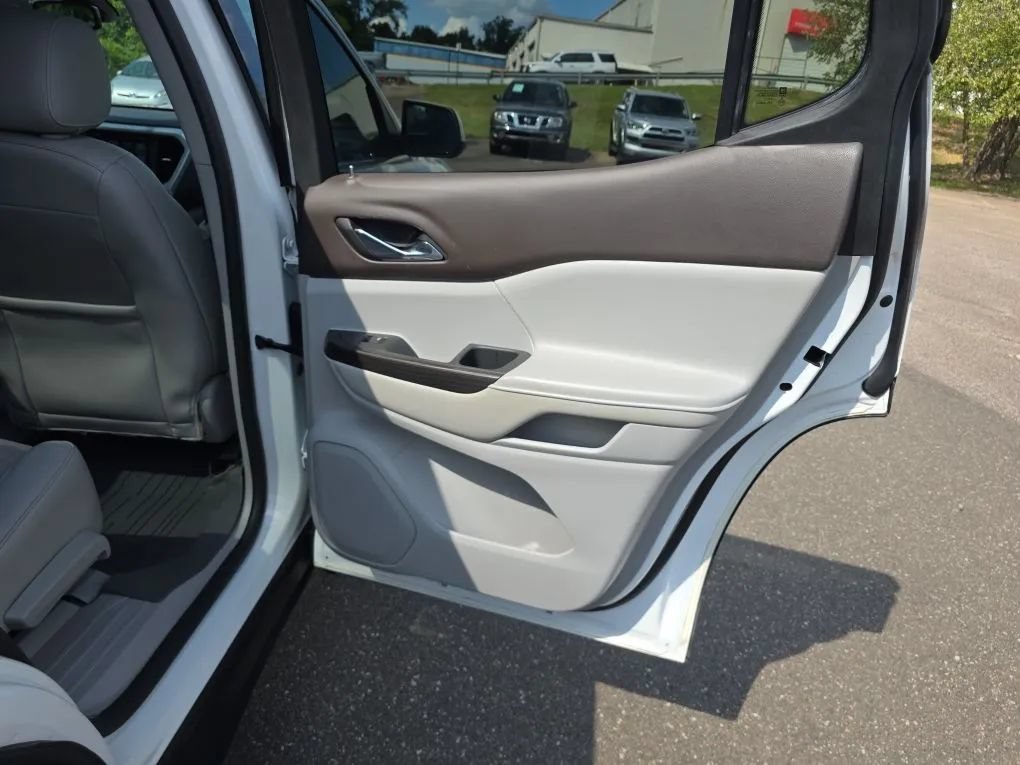 Used 2017 GMC Acadia SLT w/ LPO, Floor Liner Package FWD image 51