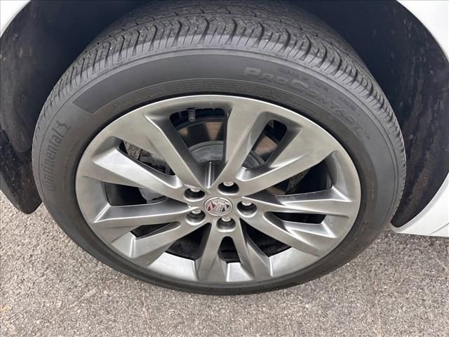 Certified 2022 Buick Envision Avenir w/ Technology Package II image 35