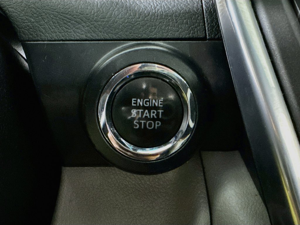 Used 2015 Toyota Camry XLE w/ Moonroof Package FWD image 21
