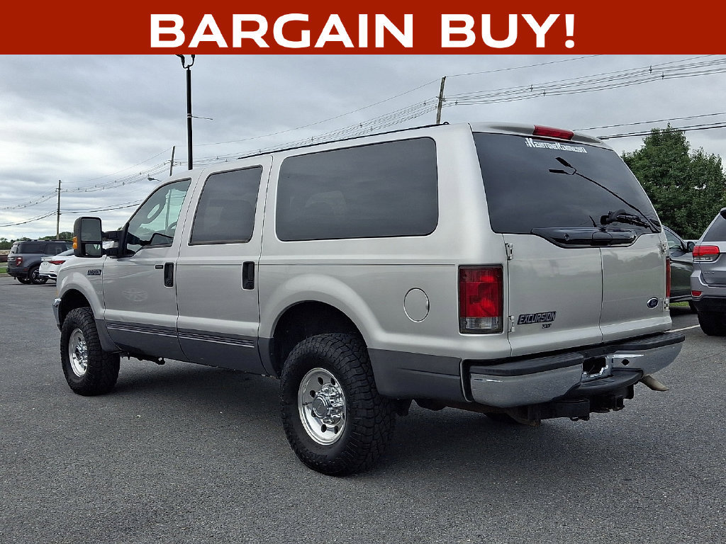 Used 2004 Ford Excursion XLT AWD/4WD image 4