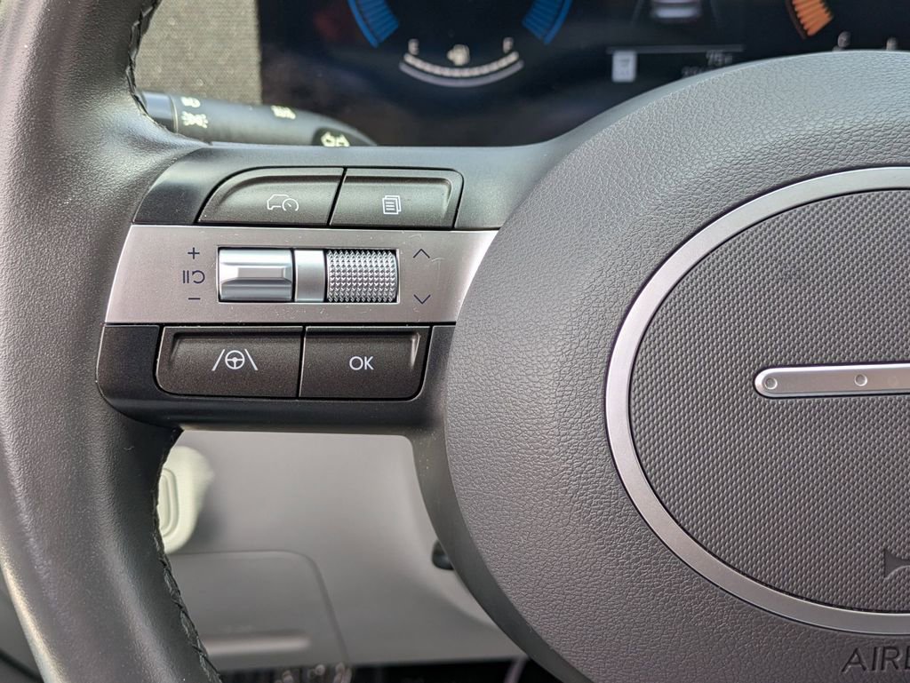 Used 2025 Hyundai Kona SEL FWD image 20