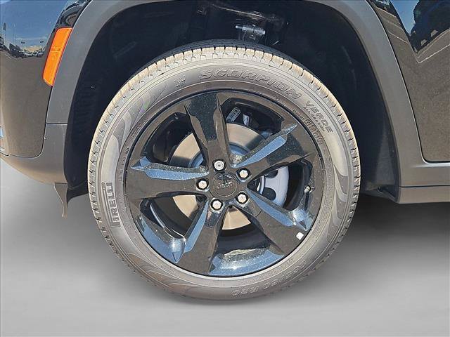 New 2026 Jeep Grand Cherokee Limited w/ Limited Altitude Package RWD image 10