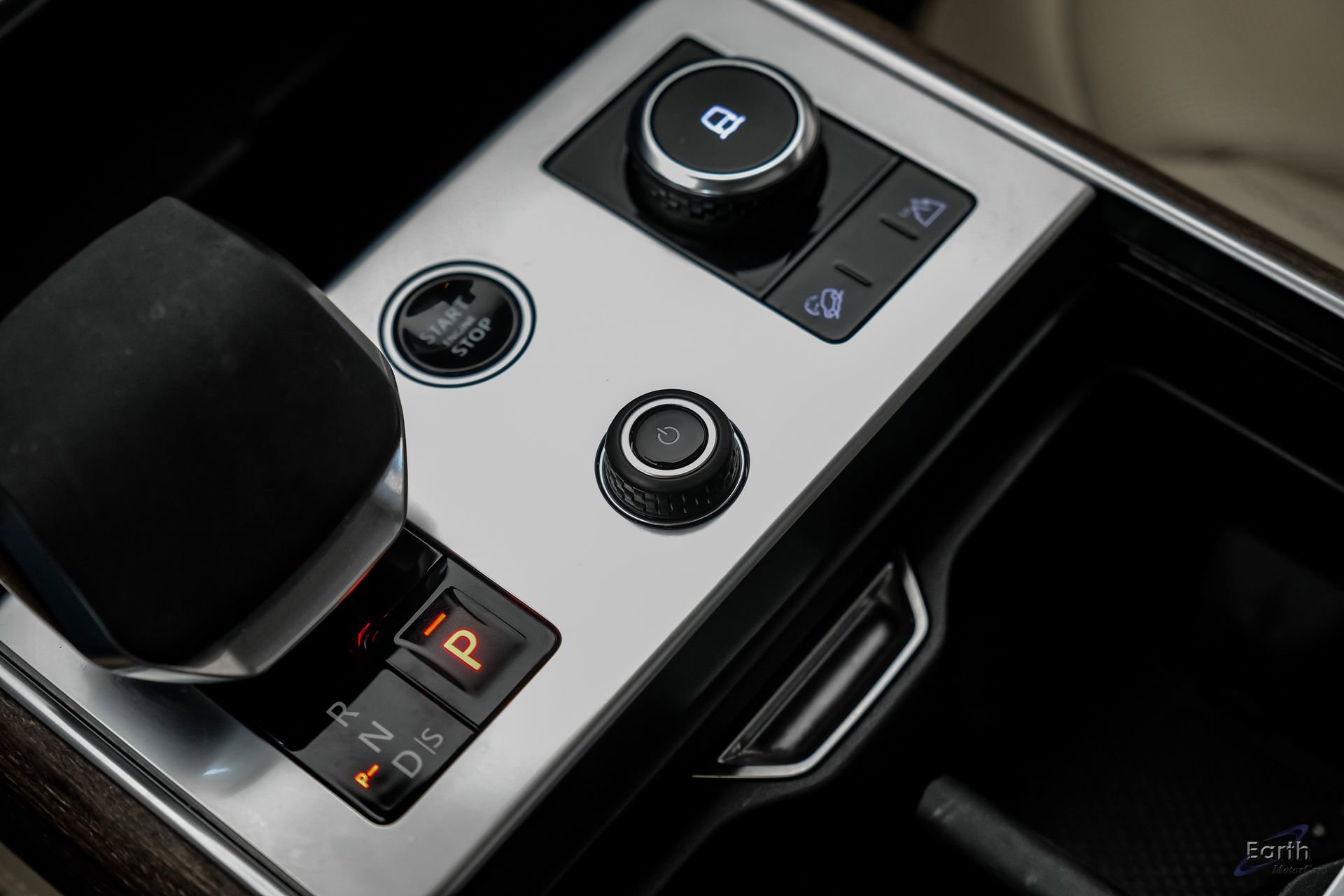 Used 2023 Land Rover Range Rover SE image 57