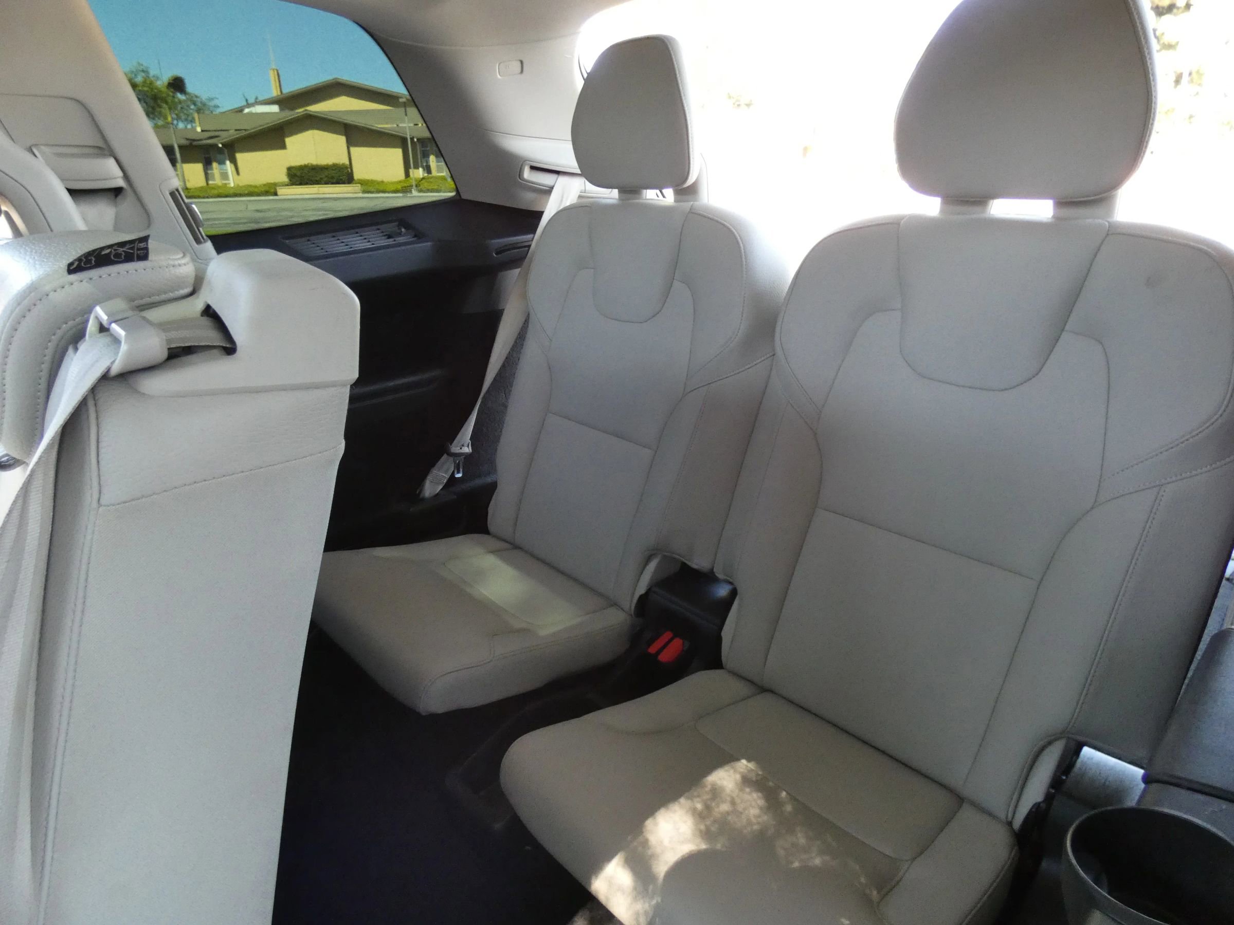 Used 2020 Volvo XC90 T6 Momentum image 55