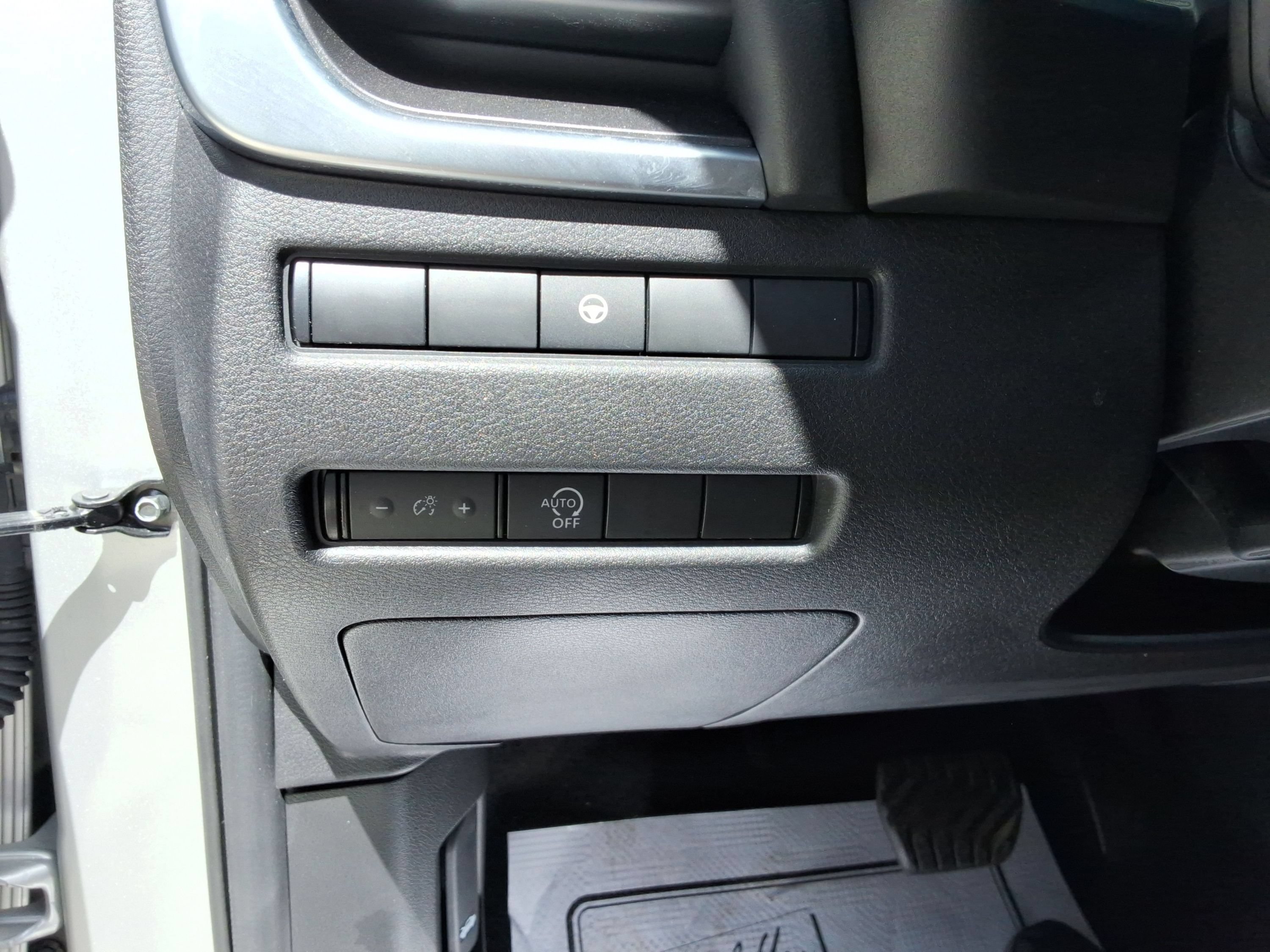 Used 2023 Nissan Rogue SV AWD/4WD image 20