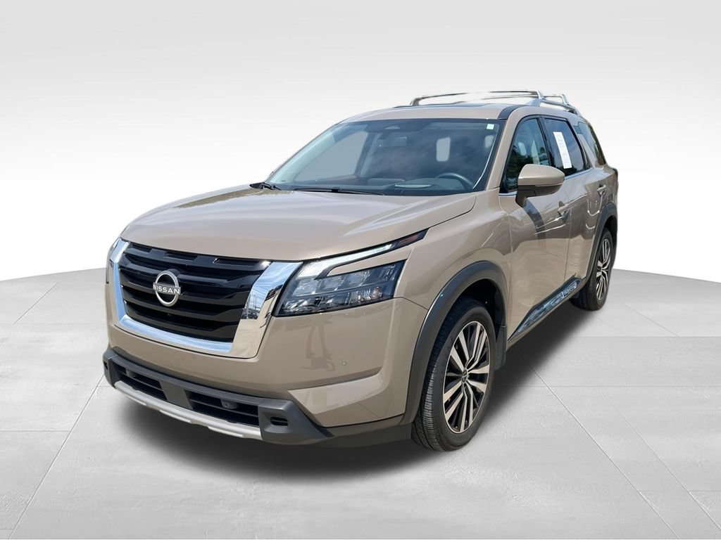 Used 2025 Nissan Pathfinder Platinum w/ Cargo Package AWD/4WD image 4