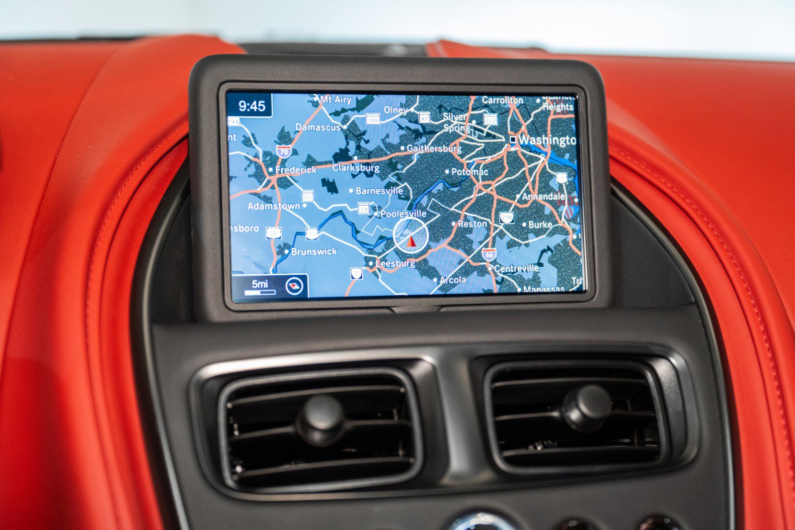 Used 2023 Aston Martin DB11 V8 image 10