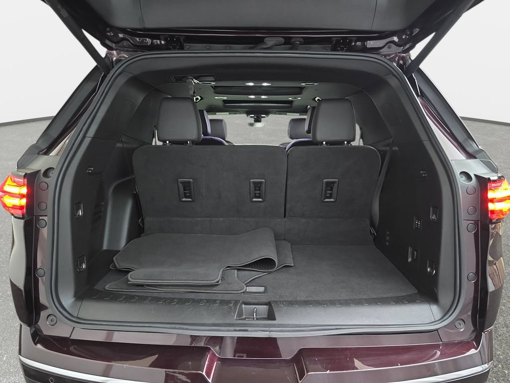 Used 2023 Chevrolet Traverse High Country AWD/4WD image 32