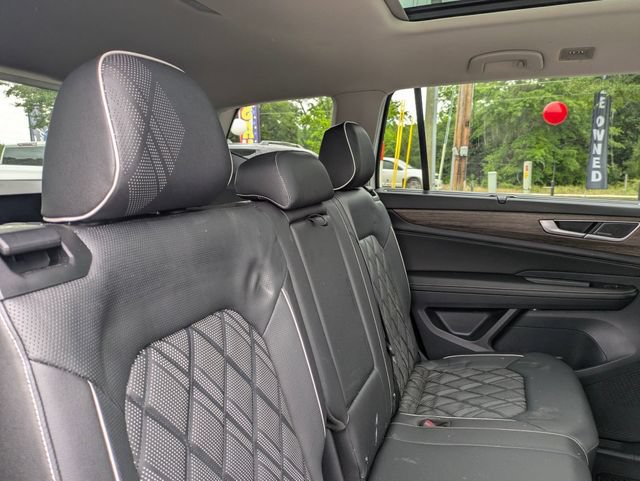Used 2025 Volkswagen Atlas SEL Premium R-Line AWD/4WD image 31