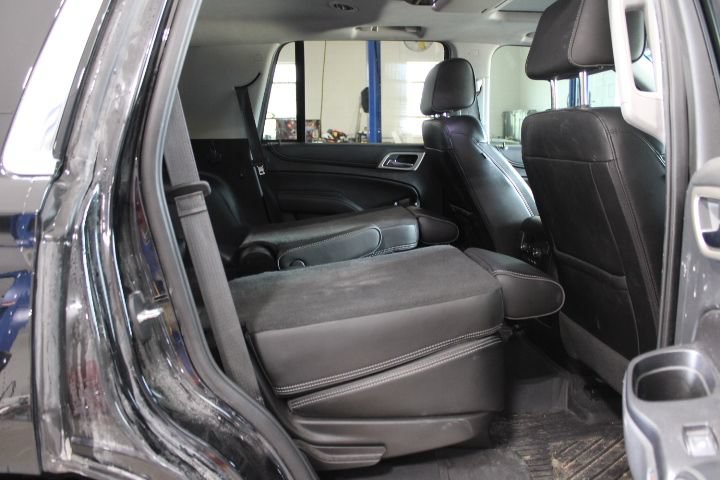 Used 2020 GMC Yukon Denali w/ Denali Ultimate Black Edition AWD/4WD image 17
