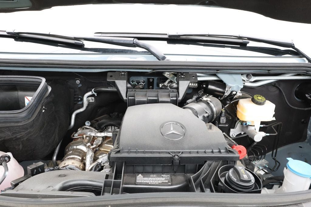 Used 2025 Mercedes-Benz Sprinter 2500 image 39