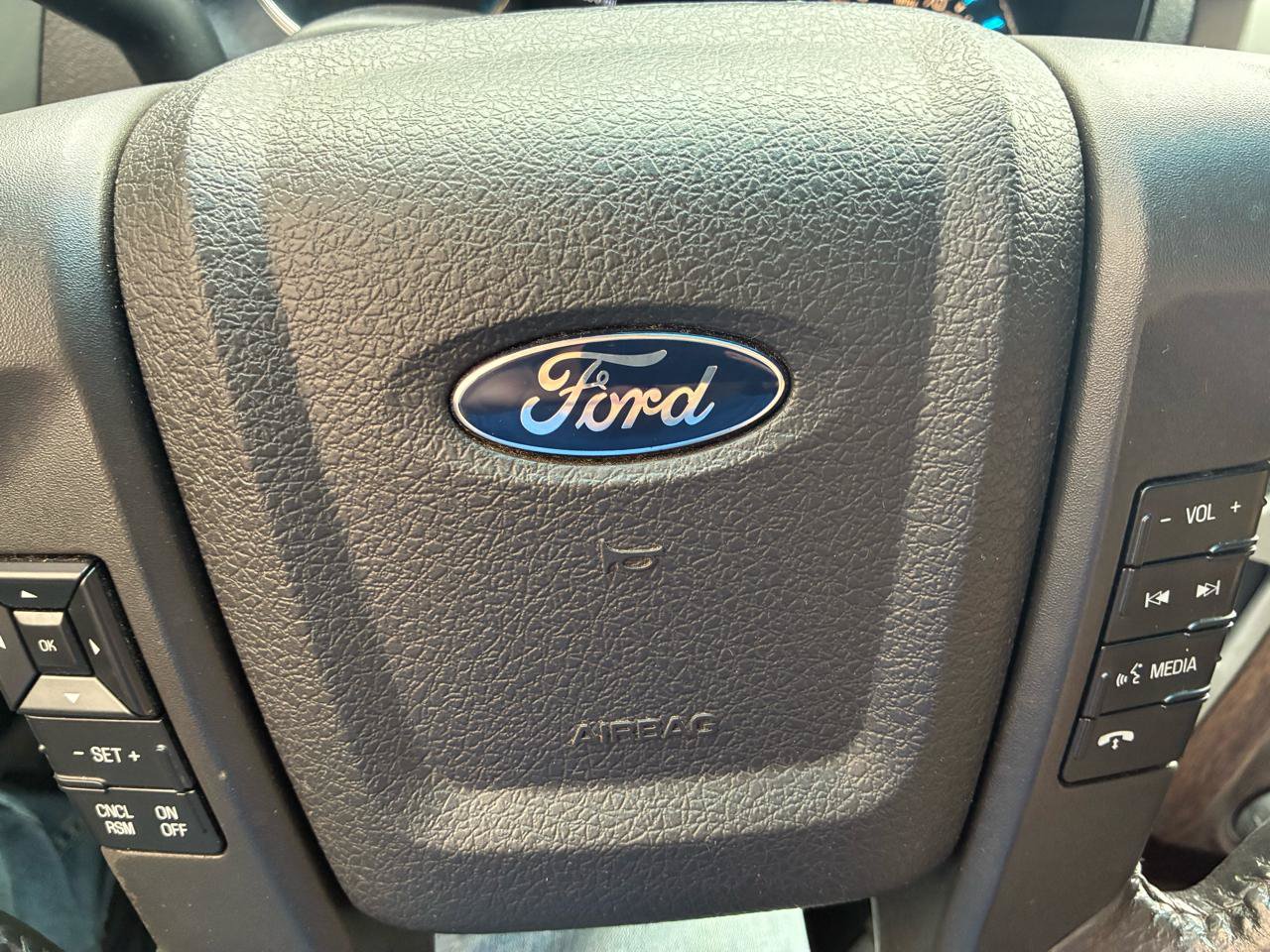 Used 2014 Ford F150 Lariat w/ Lariat Chrome Package AWD/4WD image 19