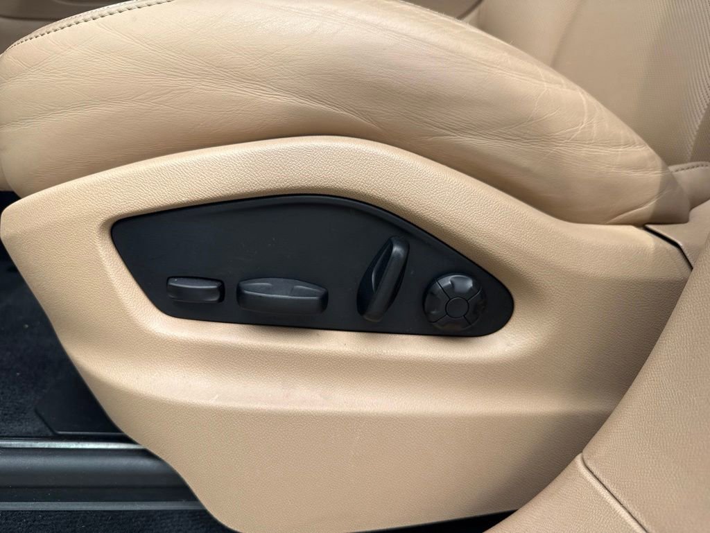Used 2023 Porsche Cayenne AWD/4WD image 18
