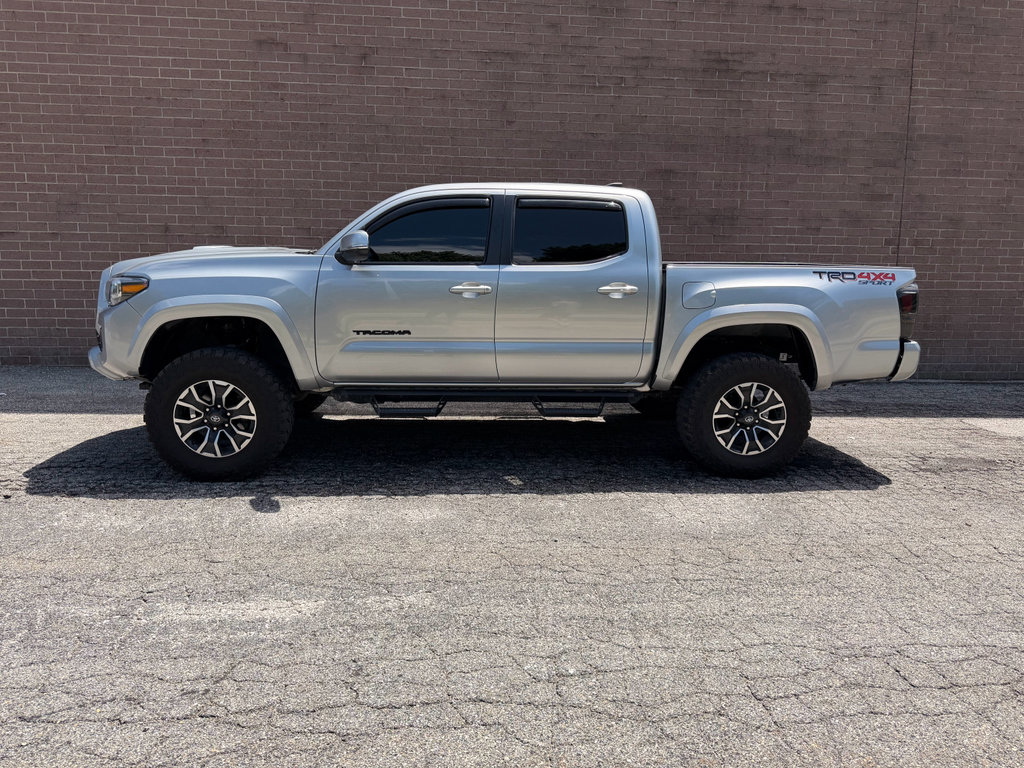 Used 2023 Toyota Tacoma TRD Sport w/ Technology Package AWD/4WD image 3