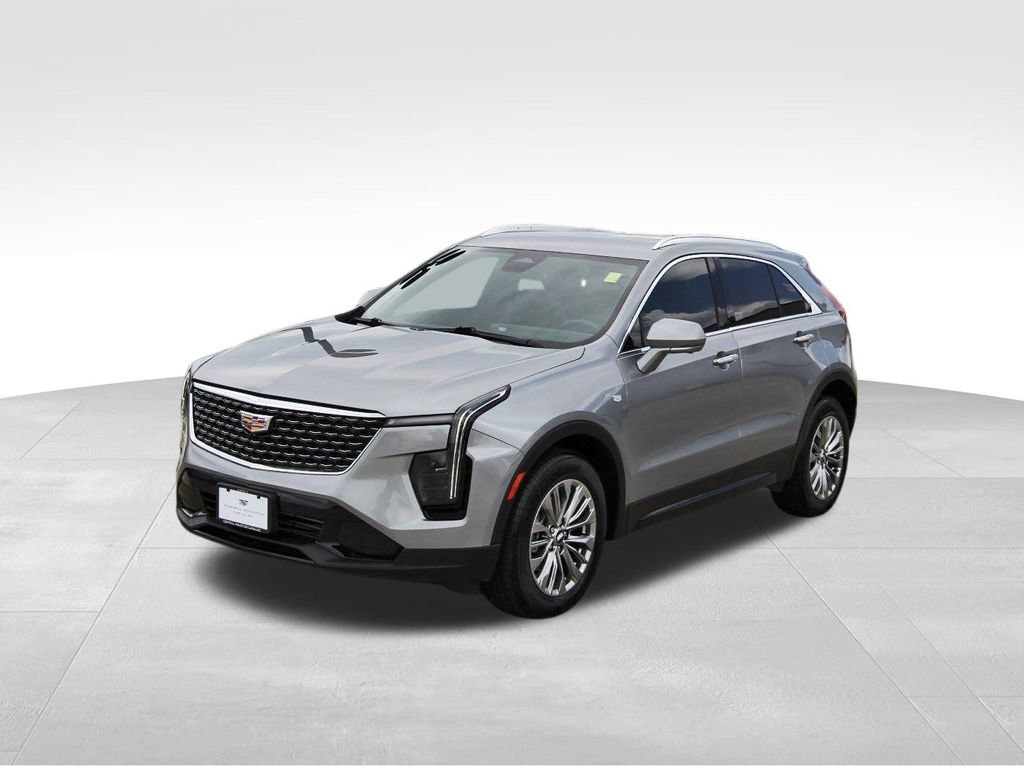 Used 2025 Cadillac XT4 Premium Luxury FWD image 2