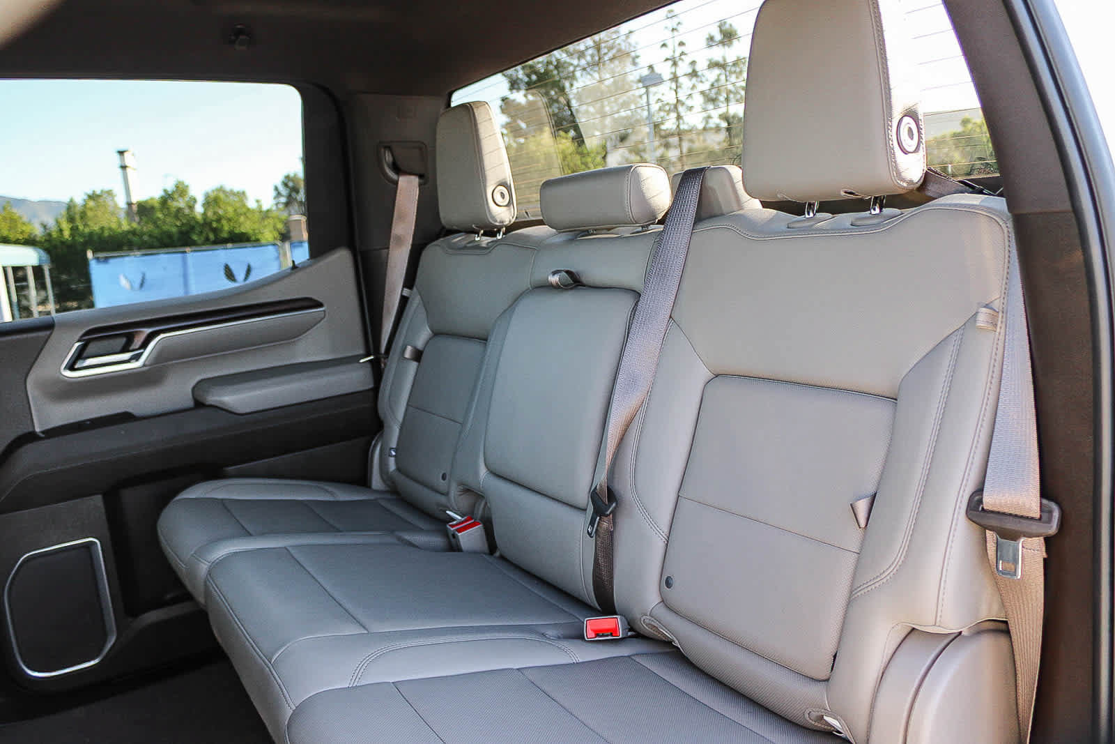 Used 2022 GMC Sierra 1500 SLT w/ SLT Premium Package AWD/4WD image 18