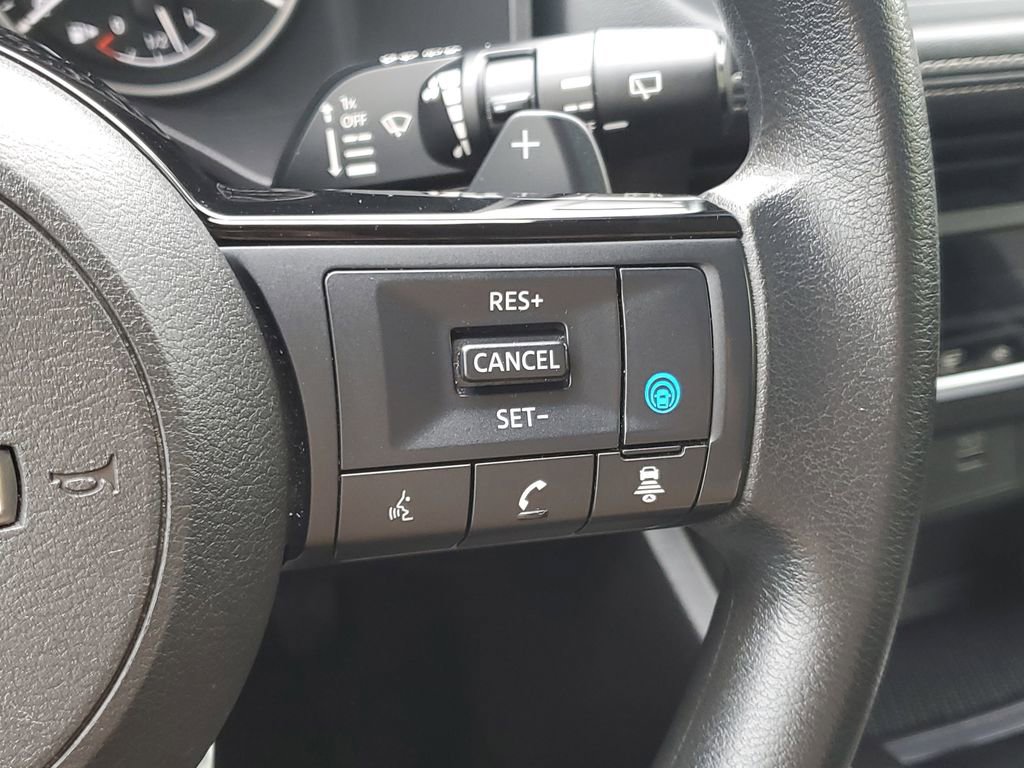 Used 2023 Nissan Rogue SV FWD image 14