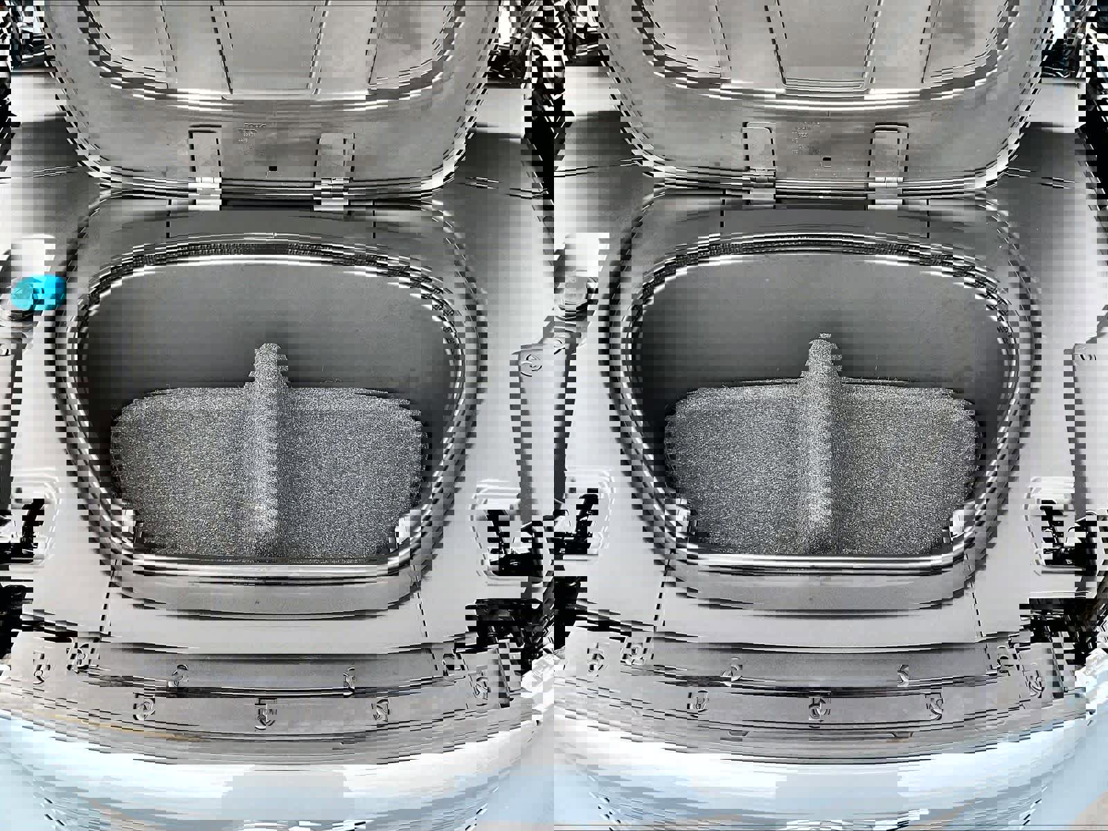 Used 2023 Volvo XC40 Recharge Plus image 34