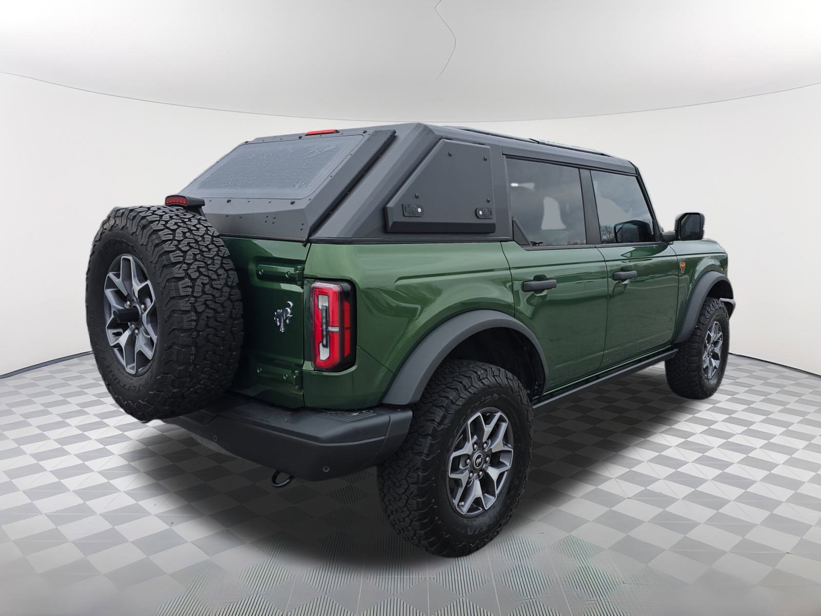 Used 2023 Ford Bronco Badlands image 3