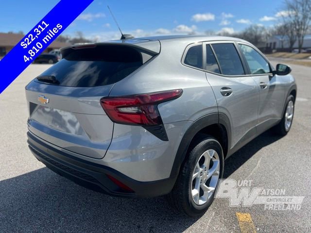 Used 2025 Chevrolet Trax LS w/ LS Convenience Package image 6