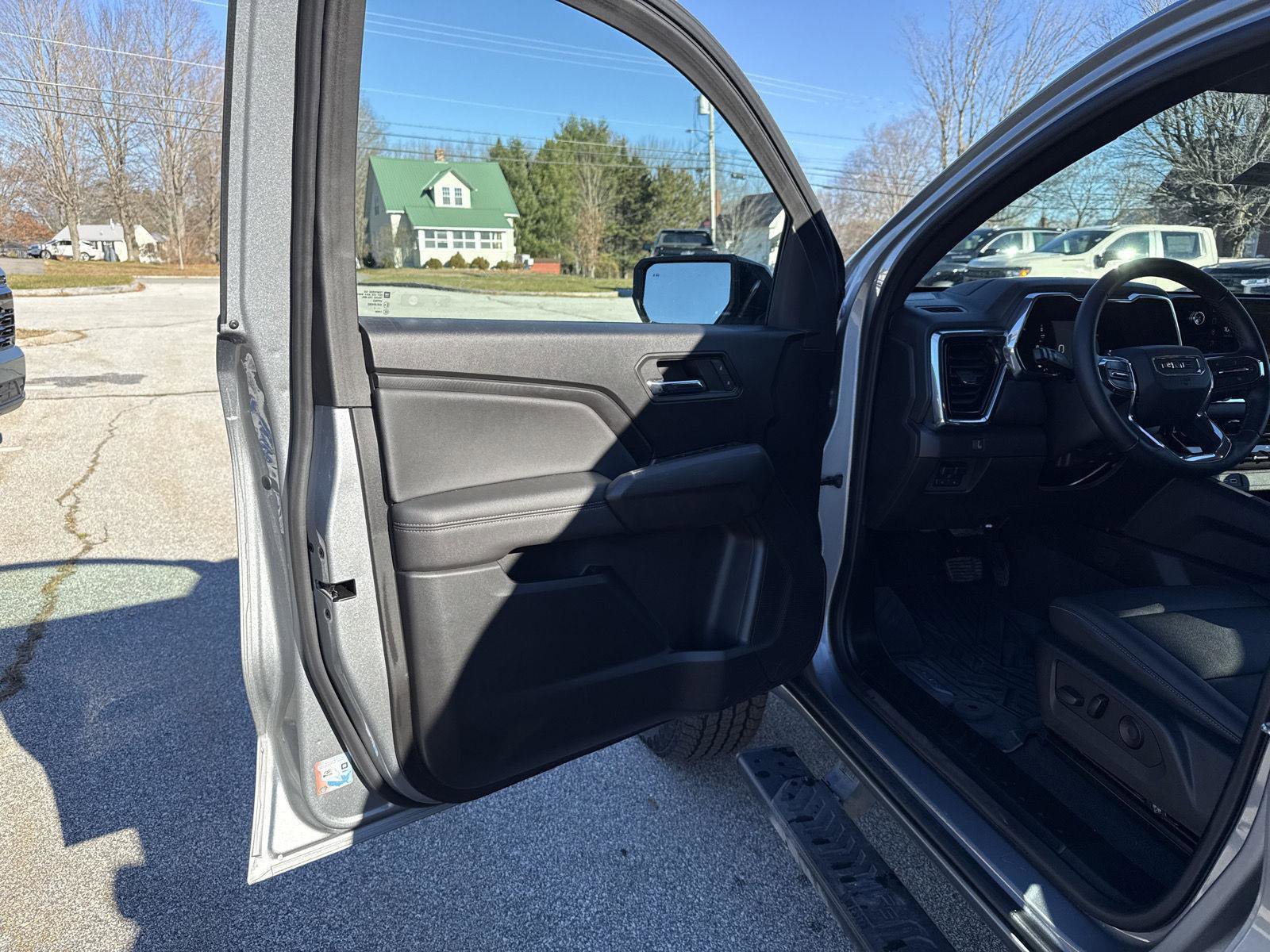 Used 2023 GMC Canyon Elevation w/ Elevation Premium Package image 10