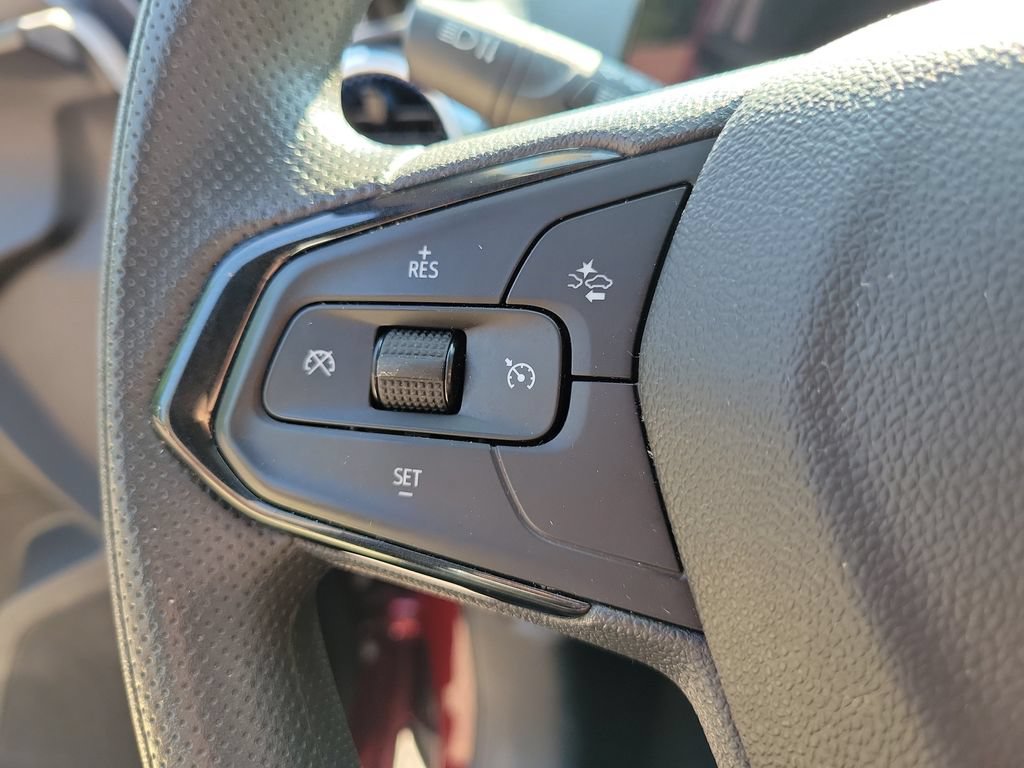 Used 2025 Chevrolet Trax LT FWD image 27