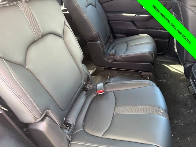 Used 2025 Honda Pilot EX-L image 16